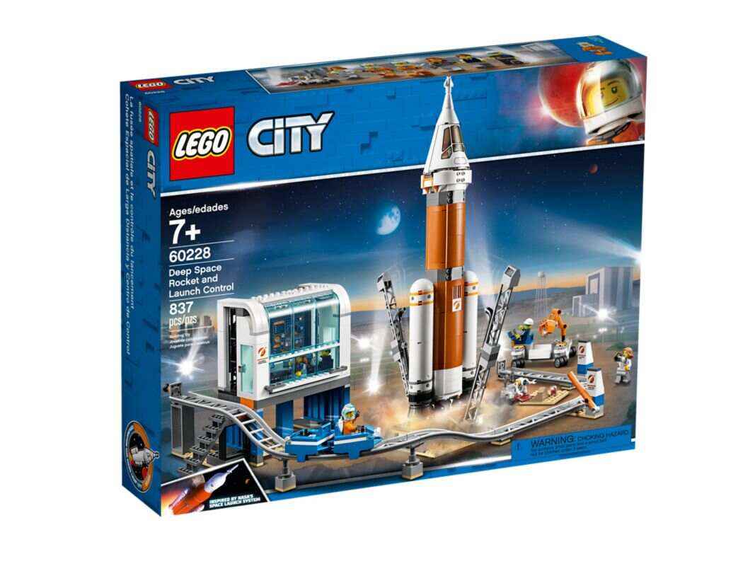 LEGO Deep Space Rocket and Launch Control
