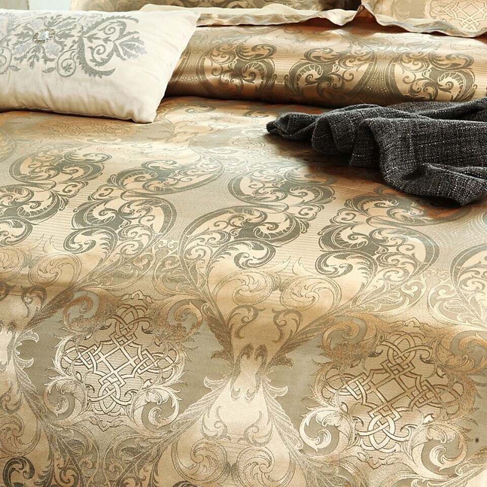 Luxury Satin Silk Jacquard Quilt Bedding Sets 3-Piece Duvet Cover Set