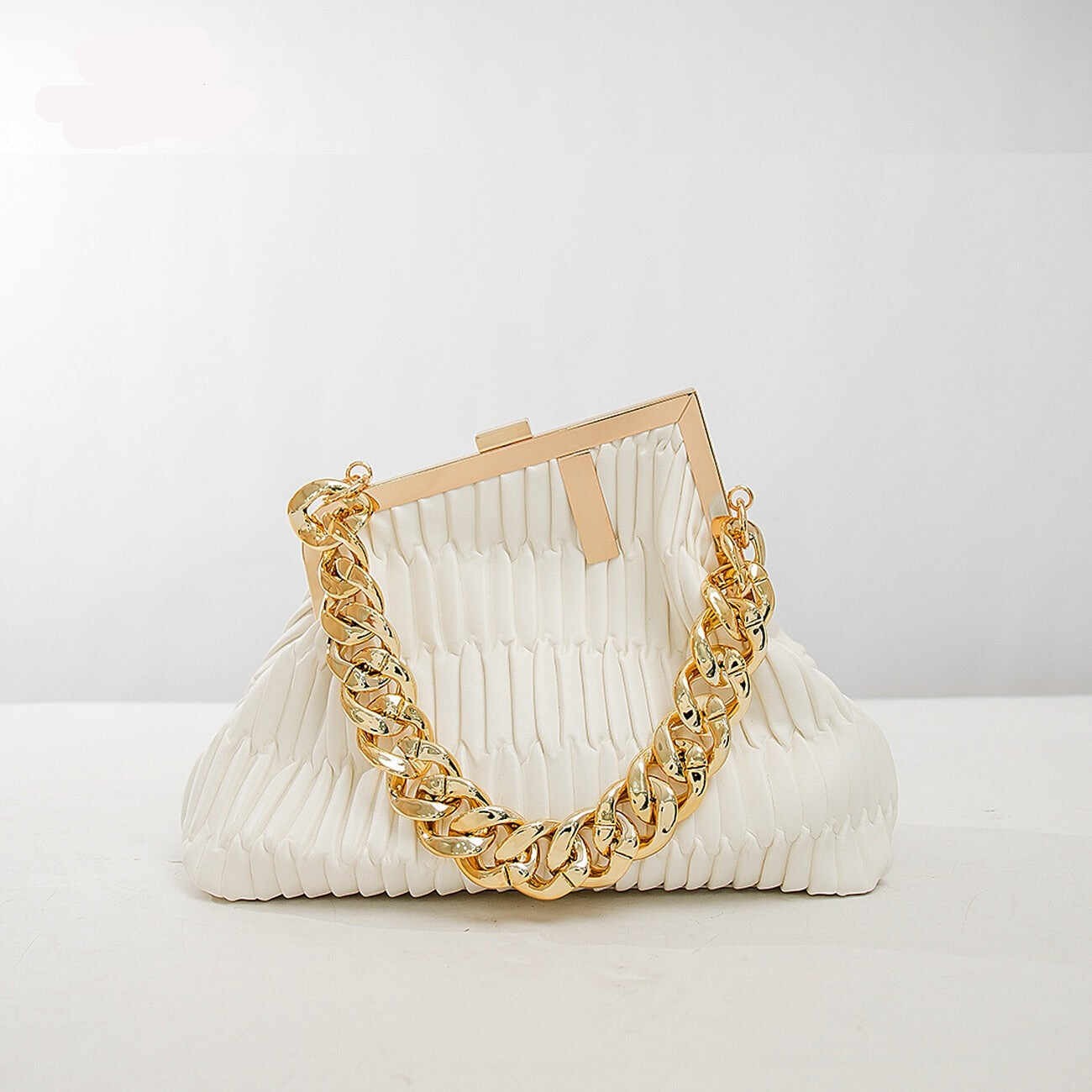 Solid Pleated fashion Handbag With Large Chain