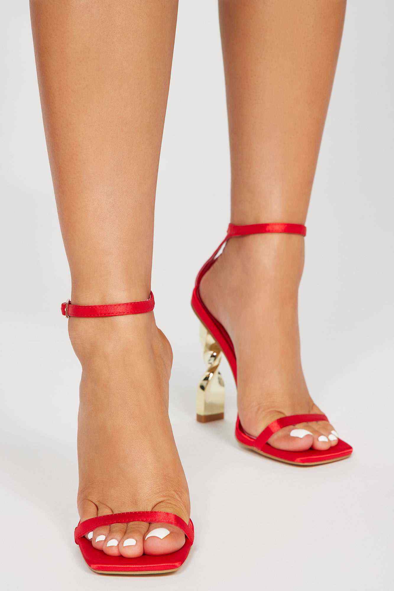 Twisted Lover Square Toe Heels   Red