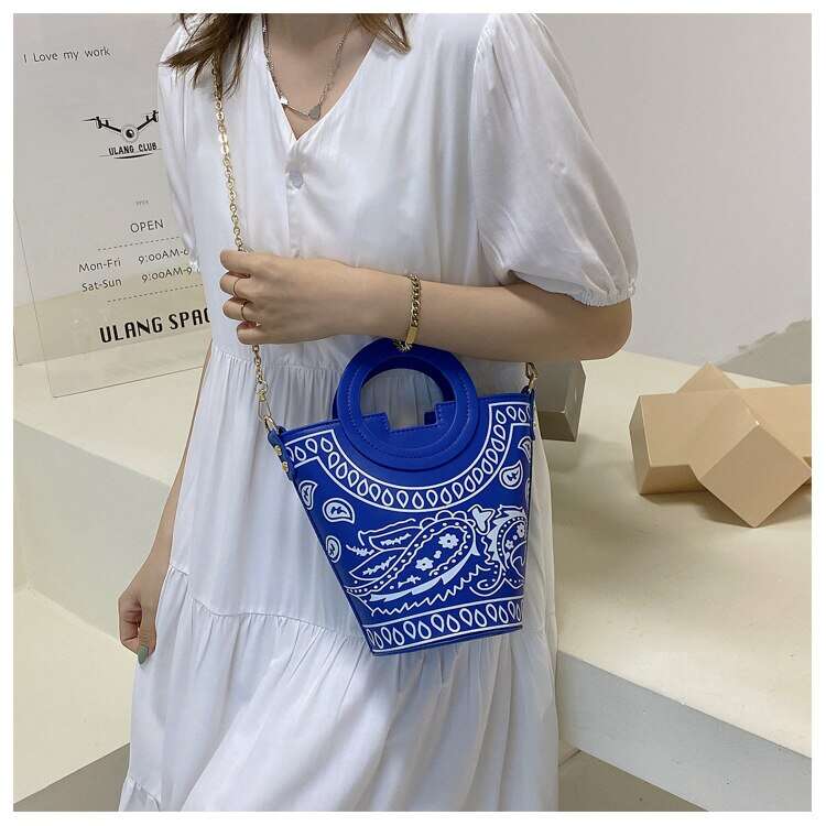 Boutique recommendation 2021 summer new style printed one-shoulder portable bucket bag personalized chain diagonal female bag