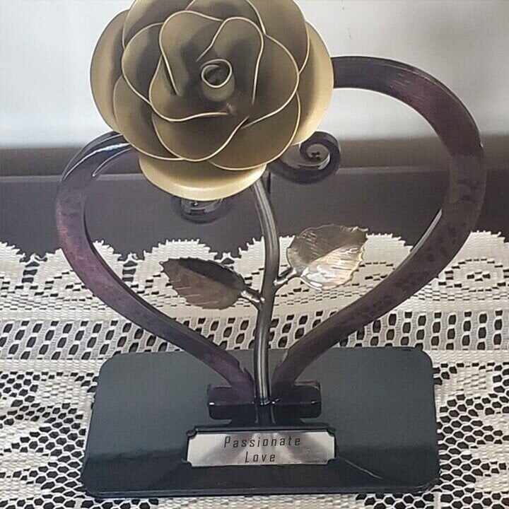 Iron Red Metal Rose with Heart-Shaped Stand