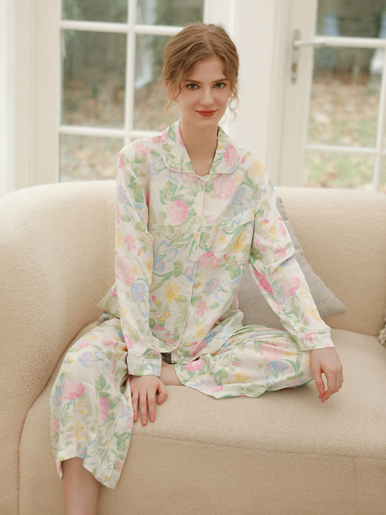 Edgy V Neck Regular Fit Floral Long Sleeve Pajama Set