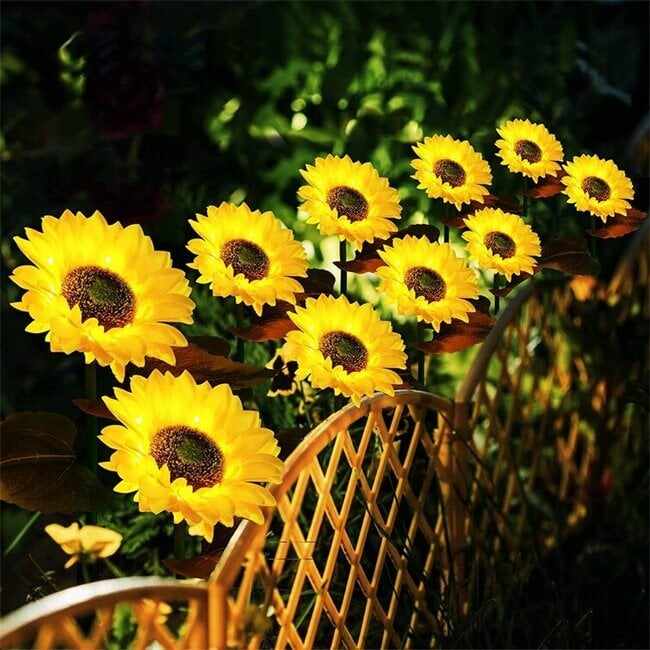 Last Day 49% OFF Solar Powered Sunflower Outdoor Garden Light