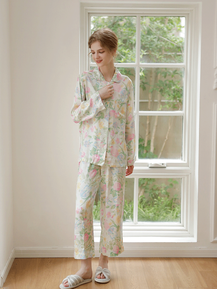 Edgy V Neck Regular Fit Floral Long Sleeve Pajama Set