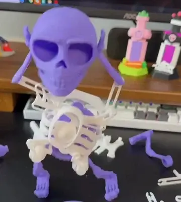 💀Dancing and Swinging 3D Skull Toy