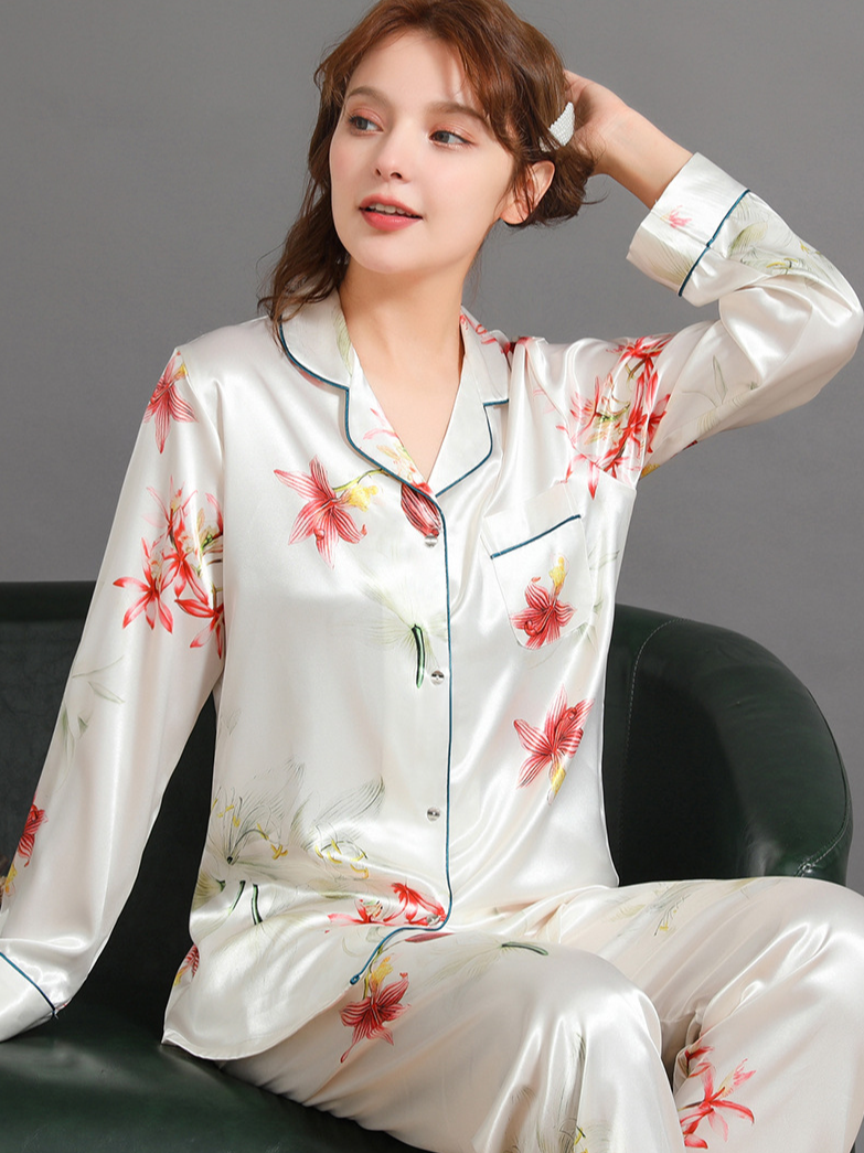 Edgy Floral V Neck Regular Fit Long Sleeve Pajama Set