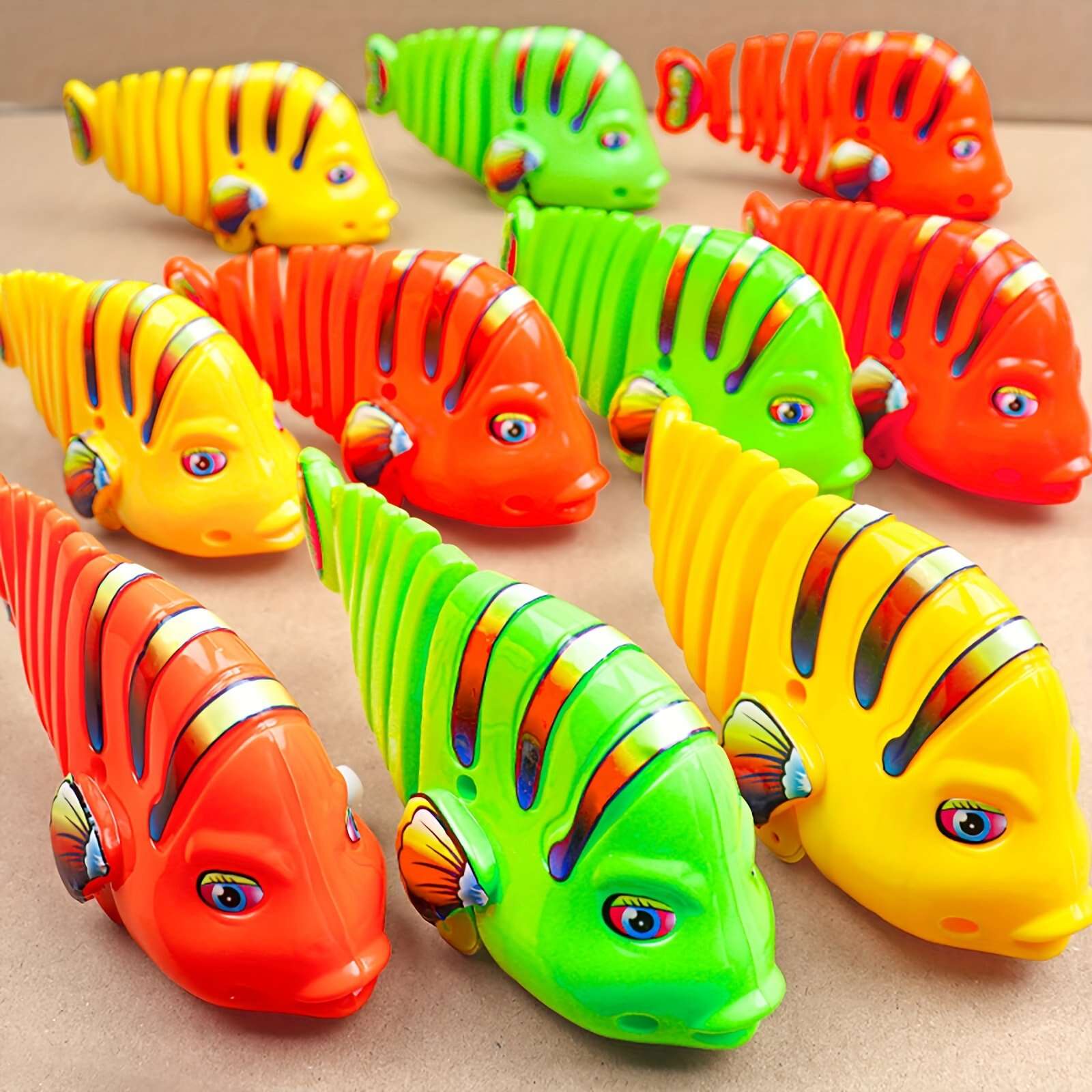 Plastic Wind-Up Wiggle Fish Toys