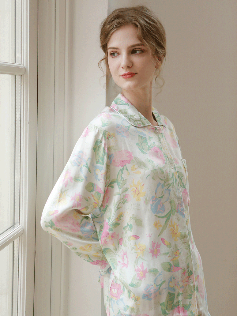 Edgy V Neck Regular Fit Floral Long Sleeve Pajama Set