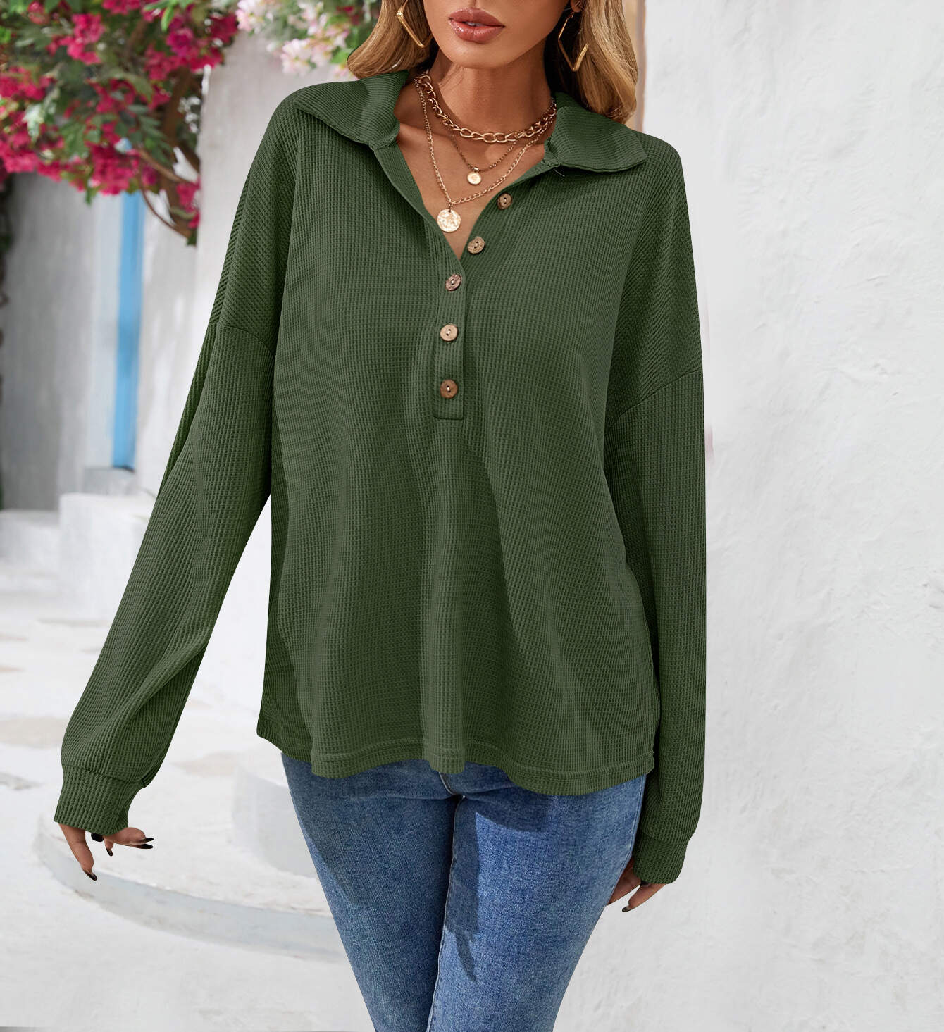 Solid color buttoned women's long sleeve top