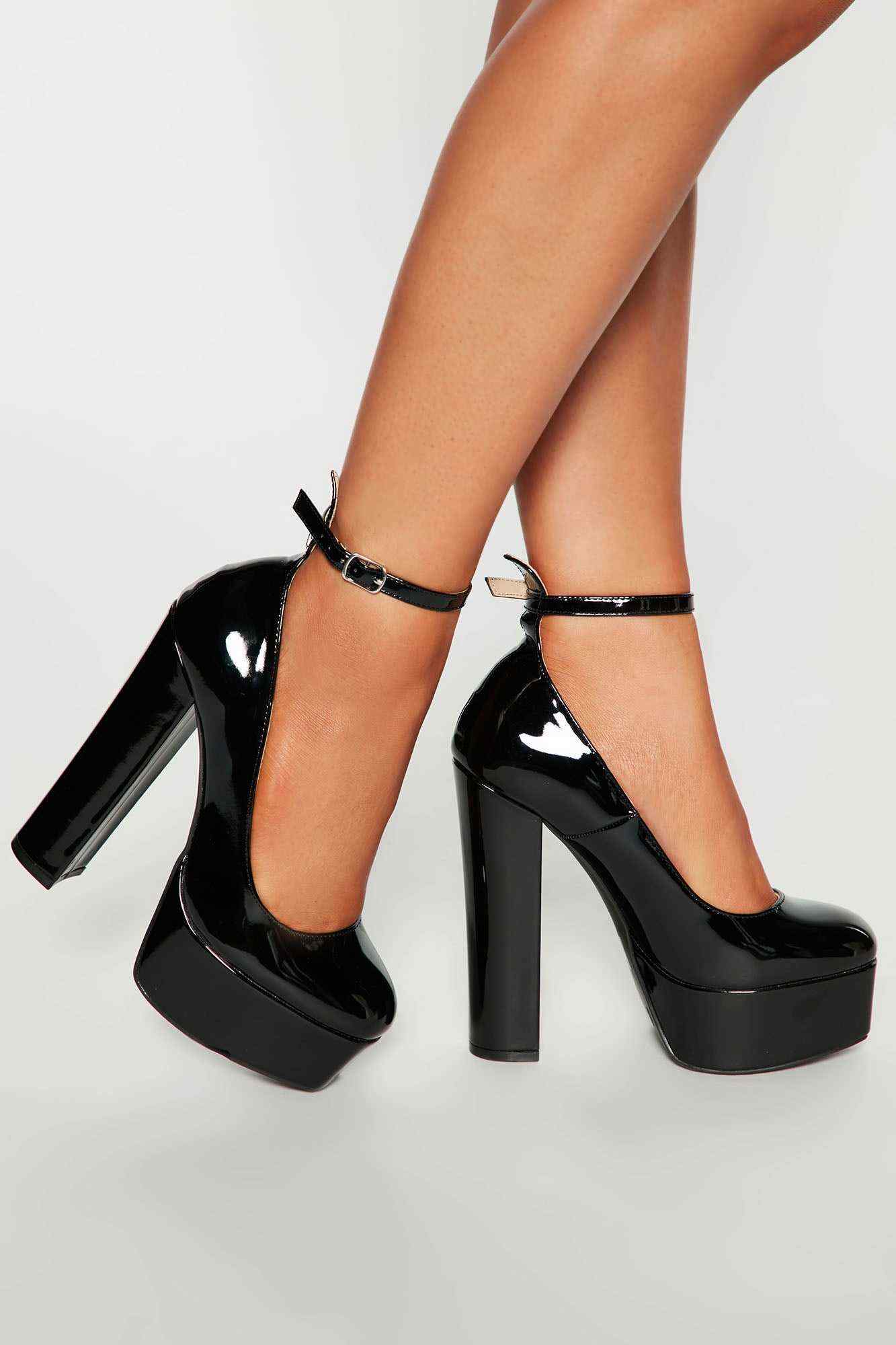 Standing Tall Platform Pumps   Black