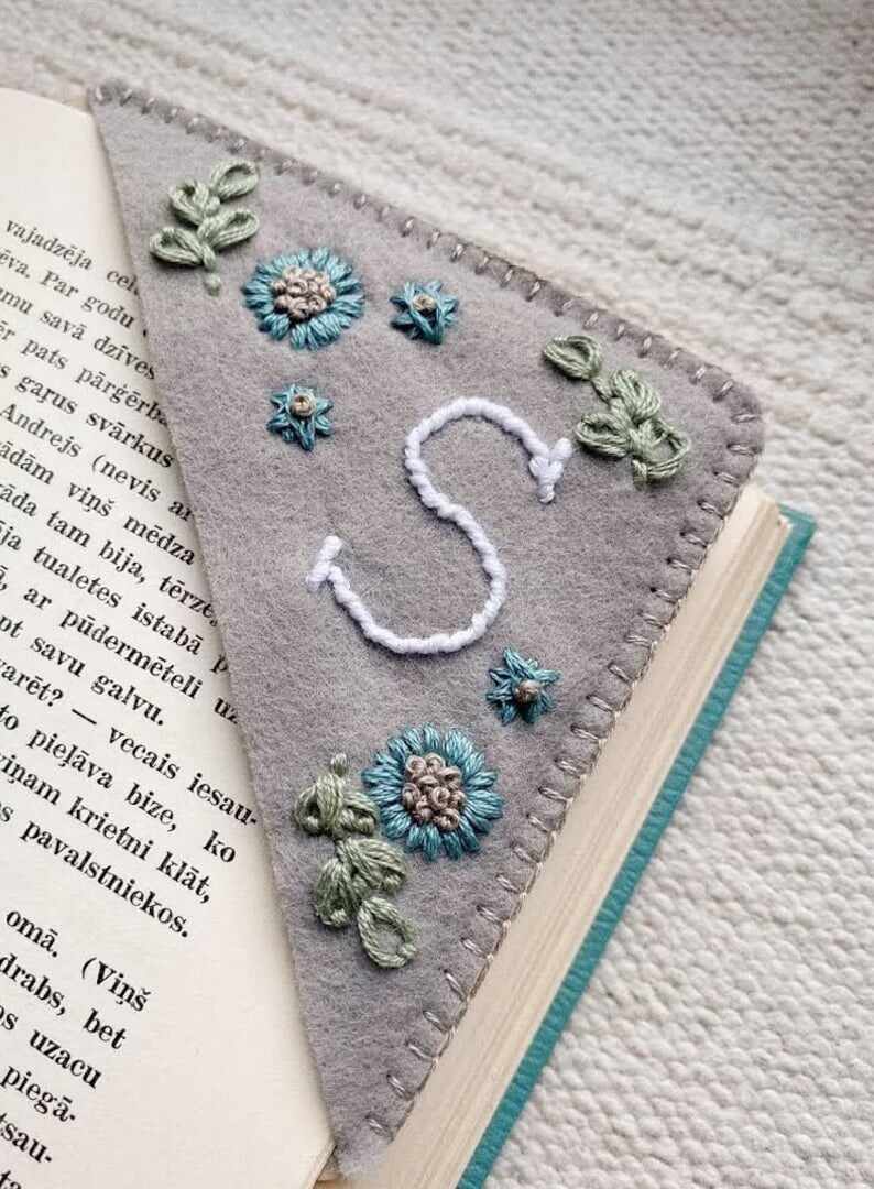 BIG SALE - 50% OFFPersonalized hand embroidered corner bookmark
