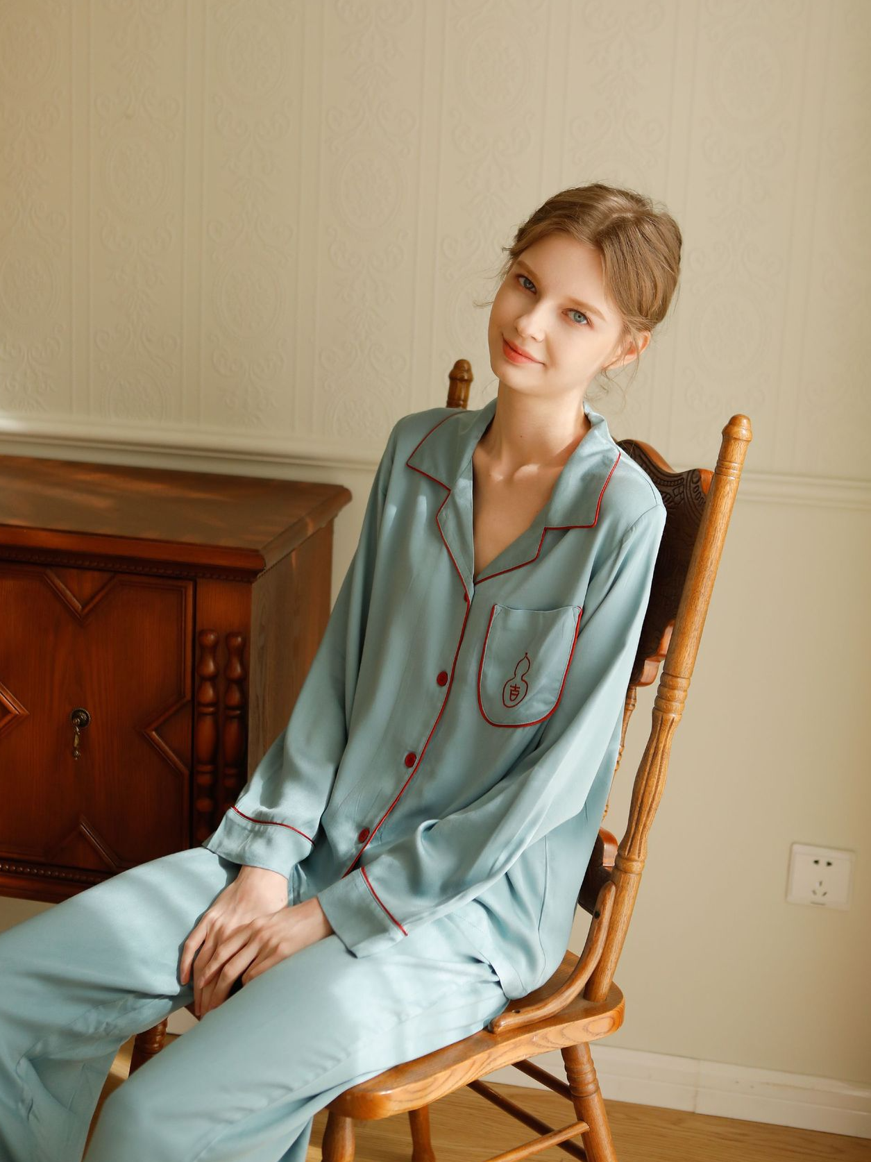 V Neck Regular Fit Simple Long Sleeve Pajama Set