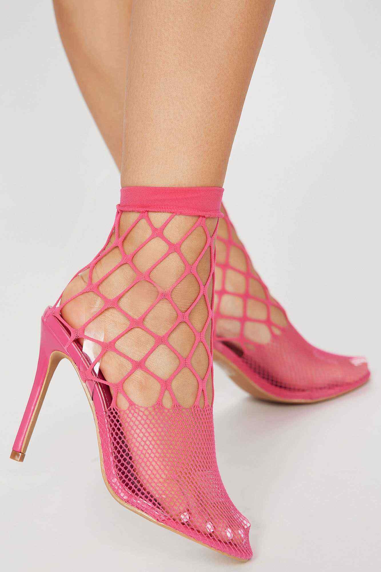 Street Romance Fishnet Pumps   Pink