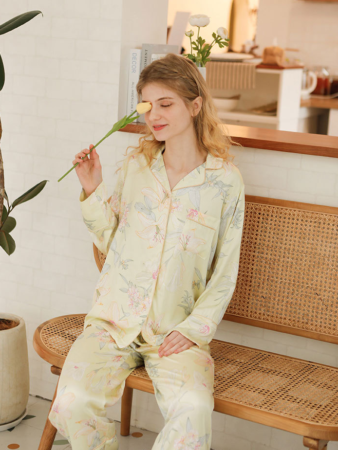 V Neck Regular Fit Elegant Long Sleeve Pajama Set