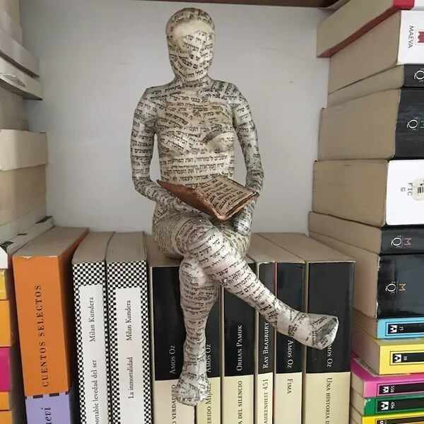 LAST DAY -49% OFF - Modern Reading Woman Statue