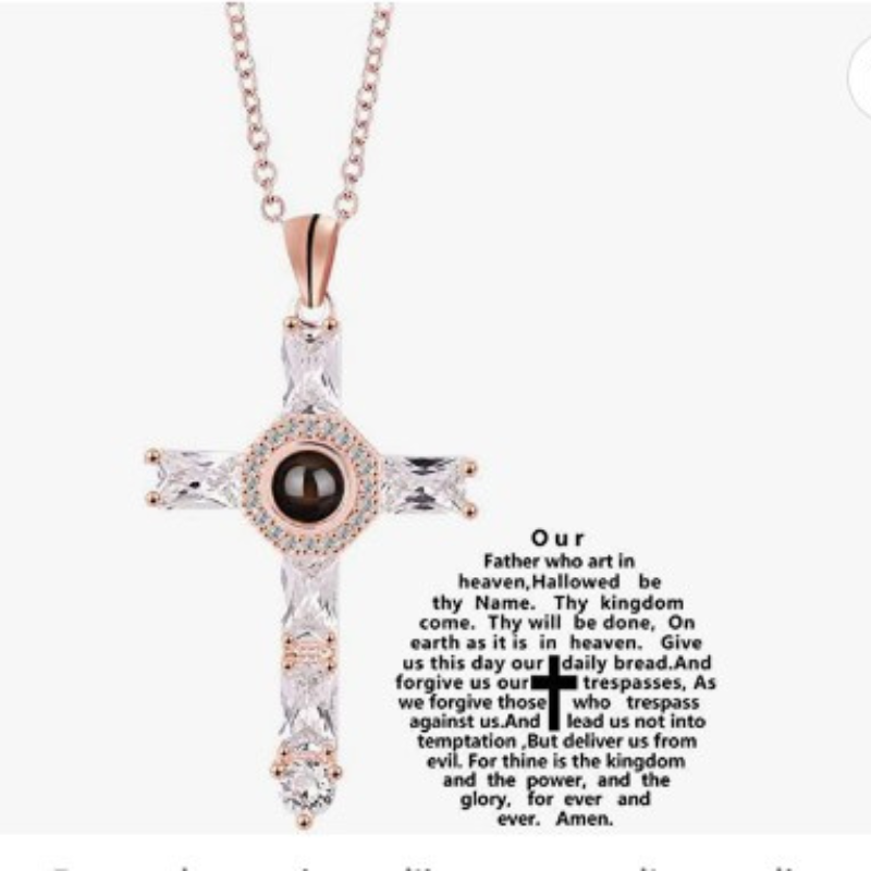 Necklace with cross pendant - Delicate and fancy design