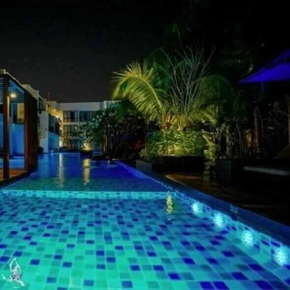 60% OFFSubmersible LED Pool Lights (RF Remote Control )