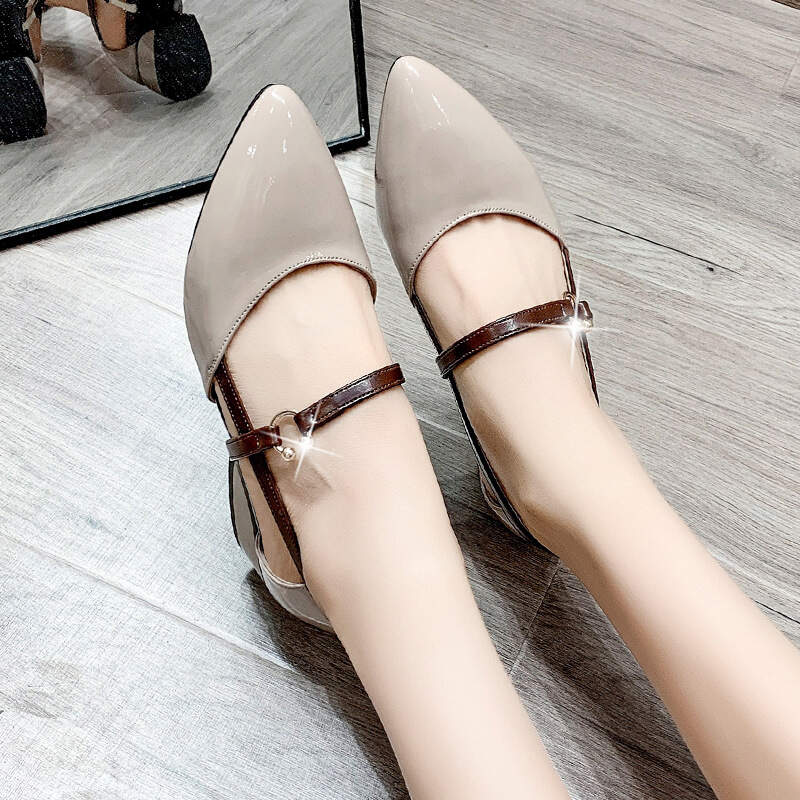 Pointed toe low heel sandals