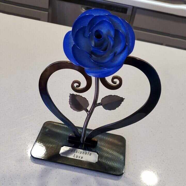 Iron Red Metal Rose with Heart-Shaped Stand