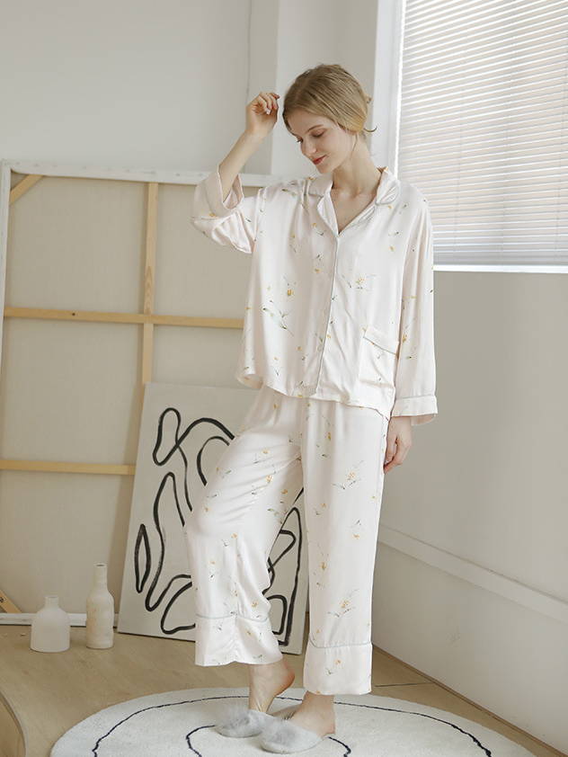 Simple V Neck Regular Fit Floral Long Sleeve Pajama Set