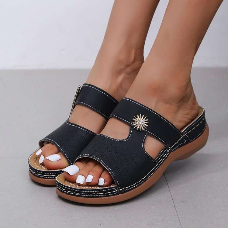 Fashion non-slip sandals with diamonds