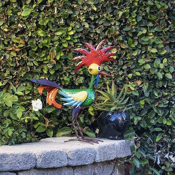 Funny garden rooster statue🐓