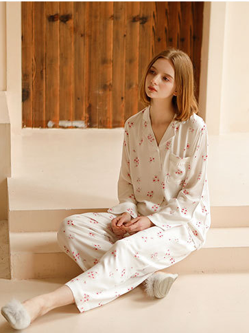 Vacation Small Floral Long Sleeve Pajama Set