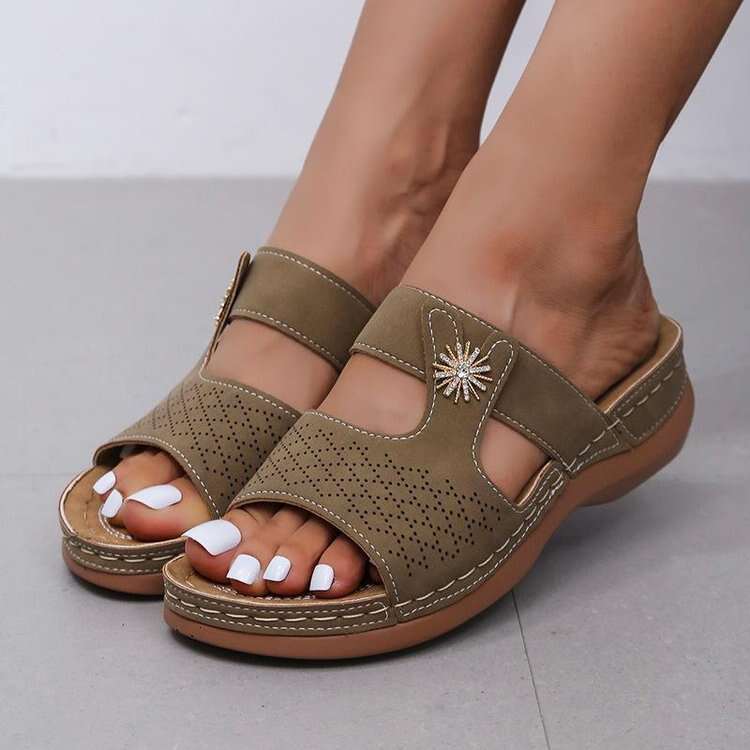 Fashion non-slip sandals with diamonds