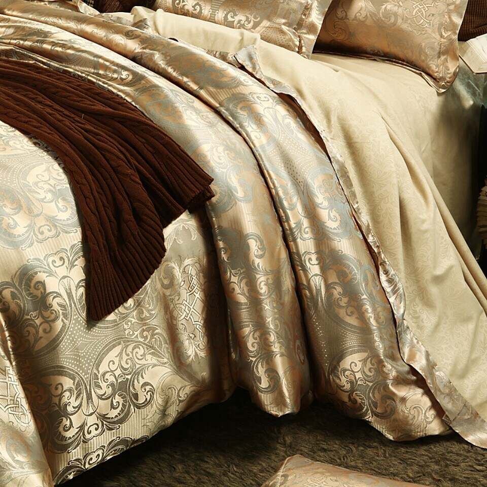 Luxury Satin Silk Jacquard Quilt Bedding Sets 3-Piece Duvet Cover Set