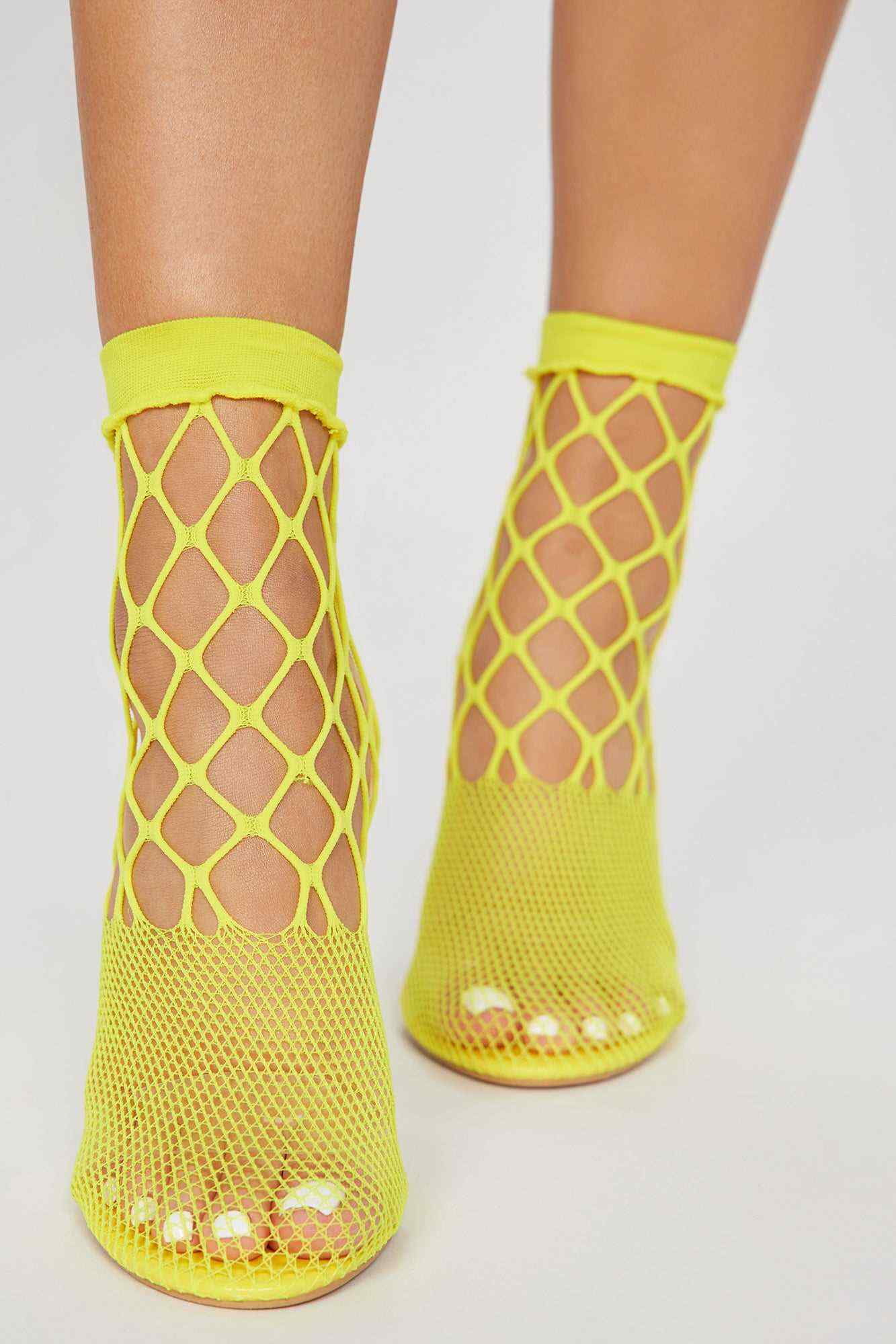 Street Romance Fishnet Pumps   Lime