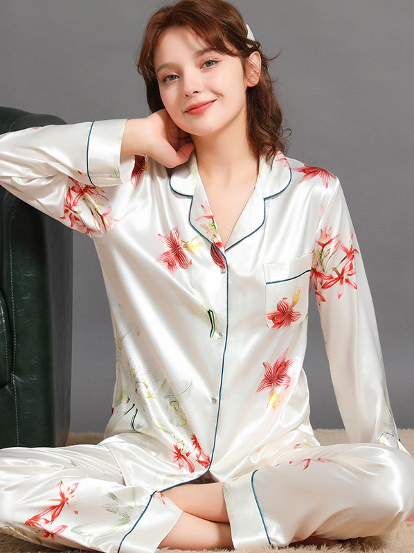 Edgy Floral V Neck Regular Fit Long Sleeve Pajama Set