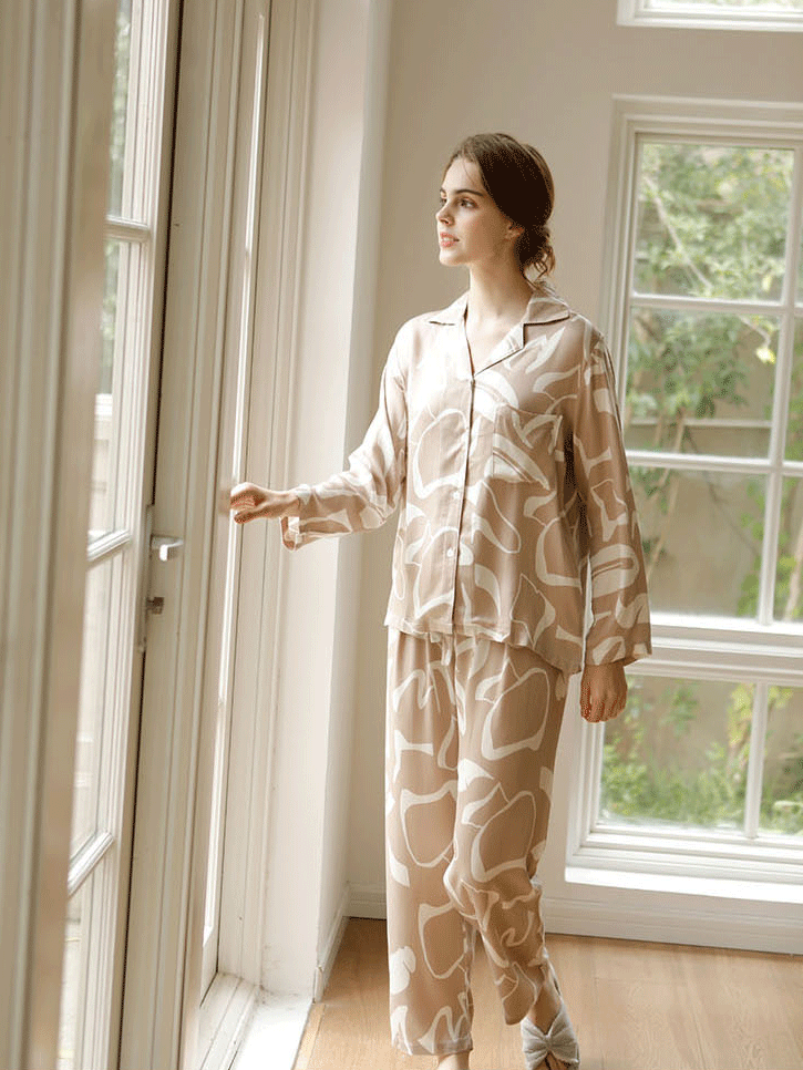 V Neck Regular Fit Abstract Edgy Long Sleeve Pajama Set