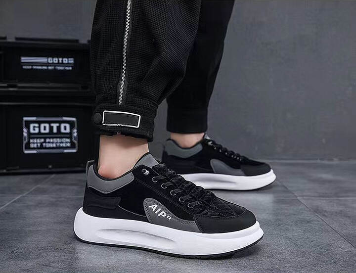 Men’s Slip-on orthopedic sneakers