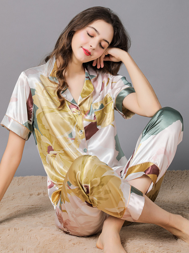 Edgy Regular Fit Floral Short Sleeve Pajama Set