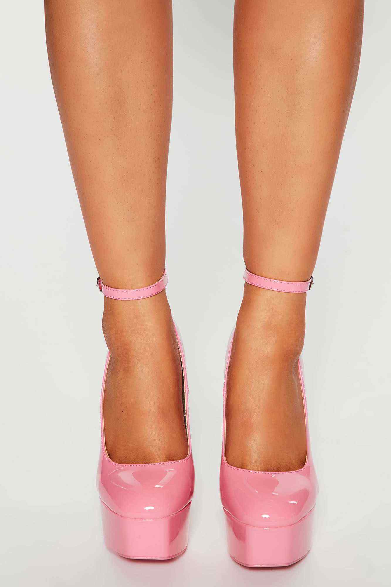 Standing Tall Platform Pumps   Pink