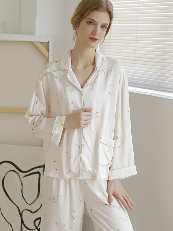 Simple V Neck Regular Fit Floral Long Sleeve Pajama Set