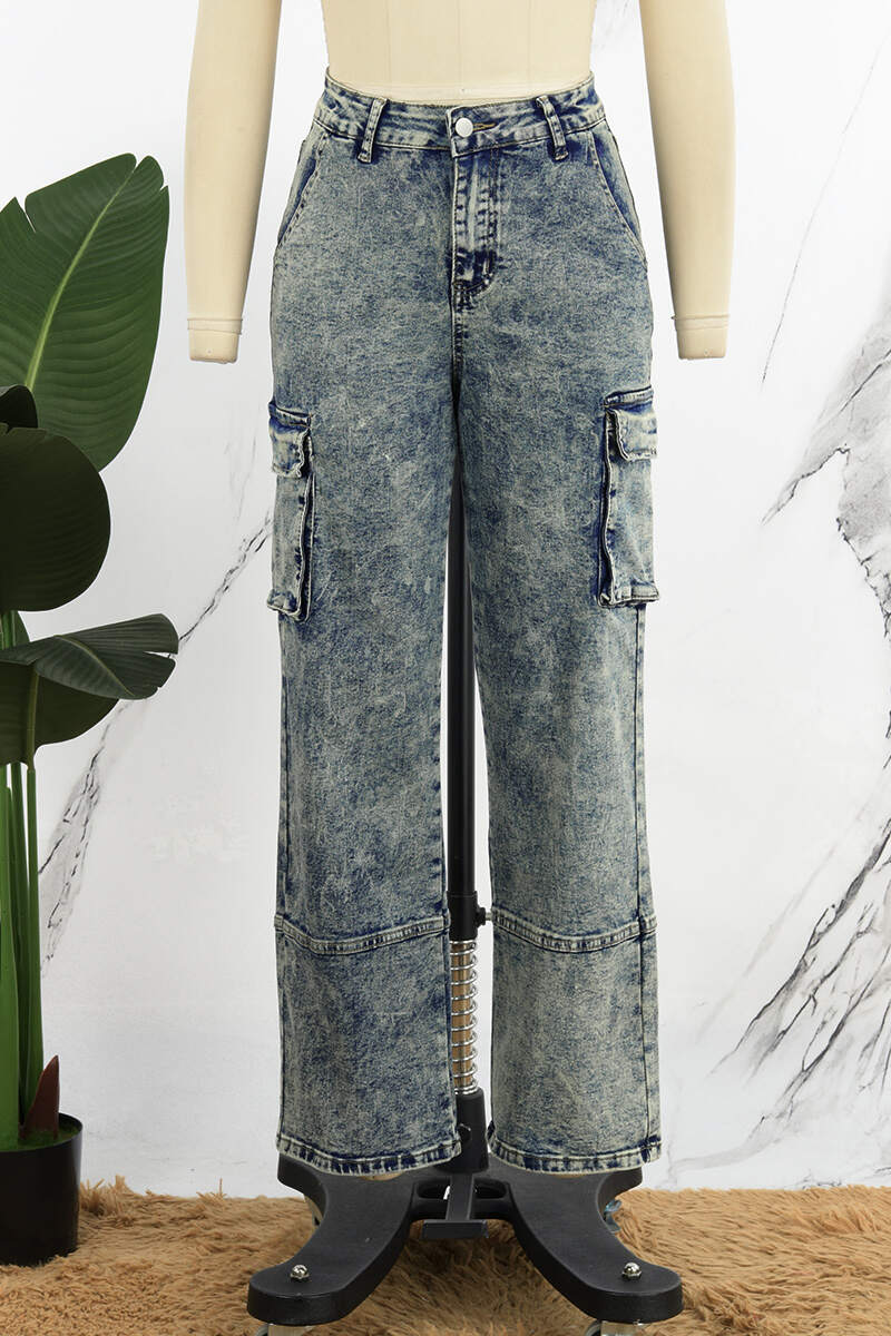 The cowboy blue Casual Street Solid Make Old Patchwork Pocket Buttons Zipper Mid Waist Straight Denim Jeans