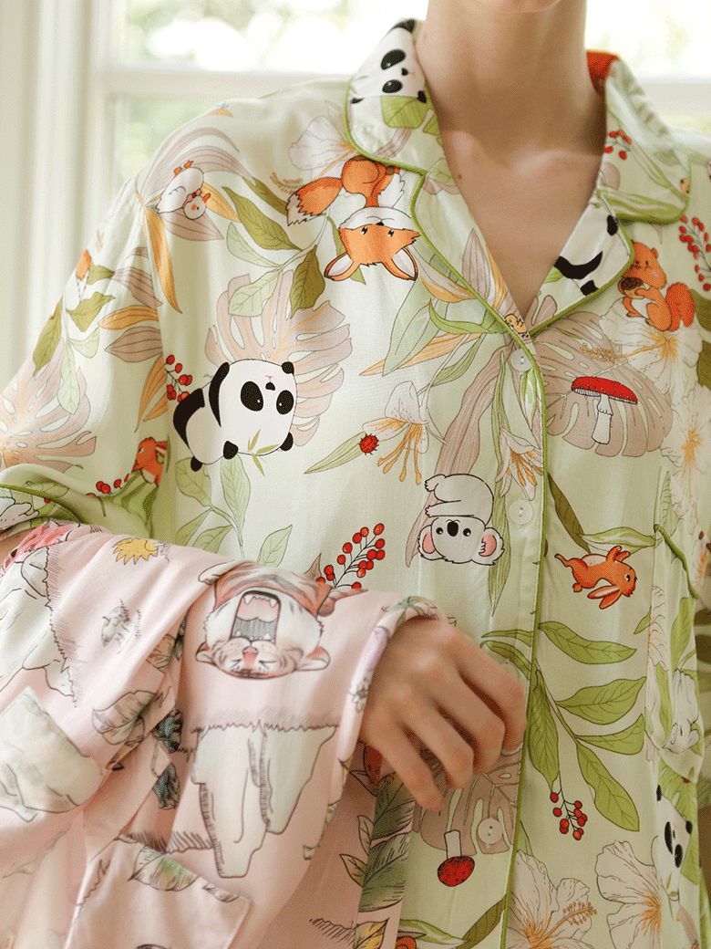 Simple Animal Shawl Collar Satin Short Sleeve Pajama Set