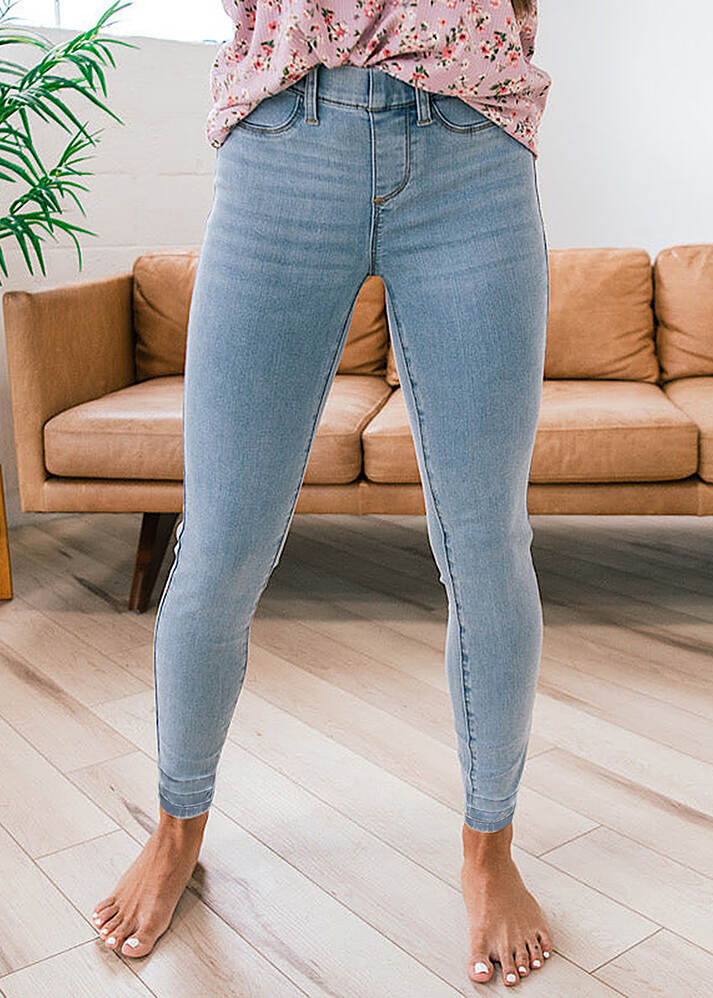 Judy Blue Pull On Skinny Jeans (Buy 2 Free Shipping)